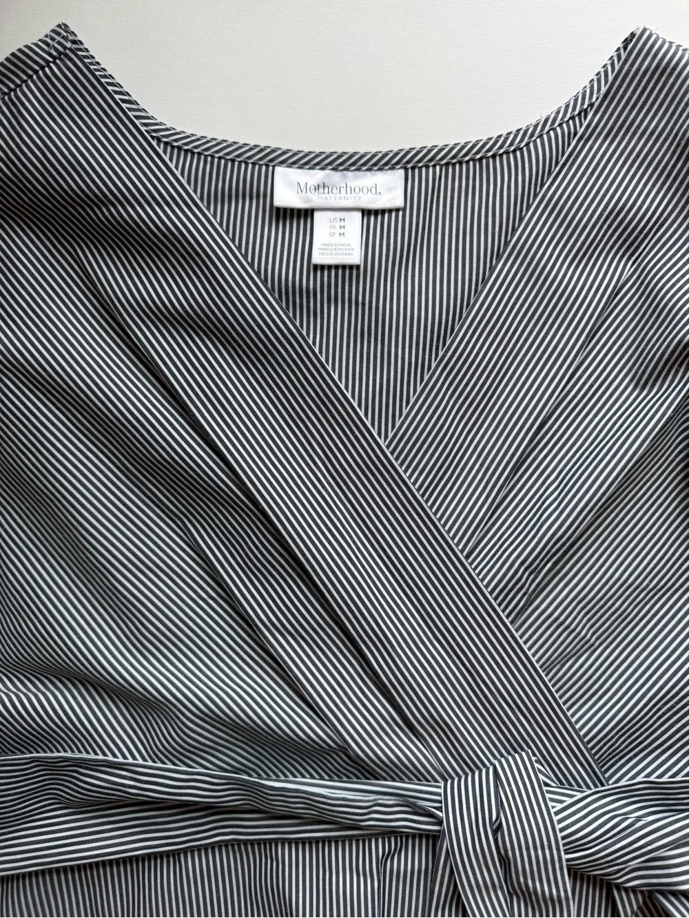 NWOT Motherhood Maternity Navy Blue & White Striped Wrap Blouse Medium - Picture 6 of 8